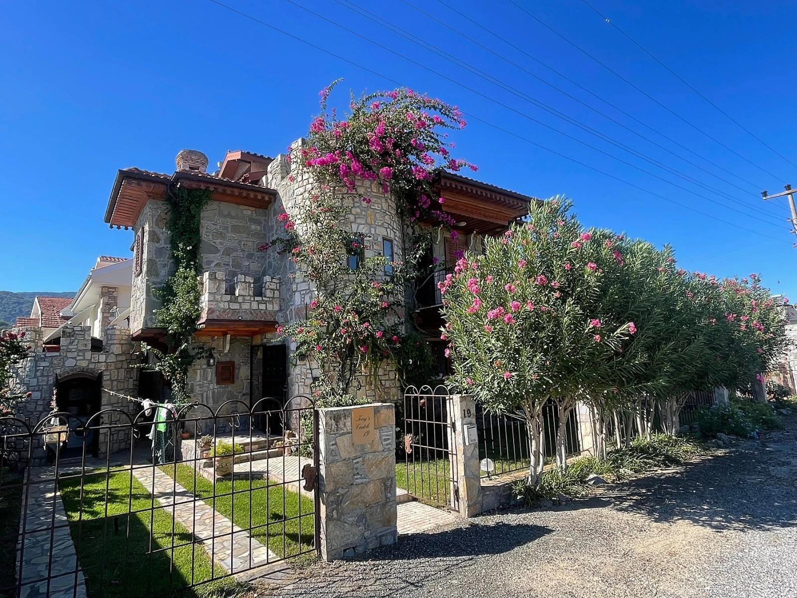 Steinvilla Zum Verkauf In Dalyan Gülpınar Auf Einem 580 M² Großen Grundstück