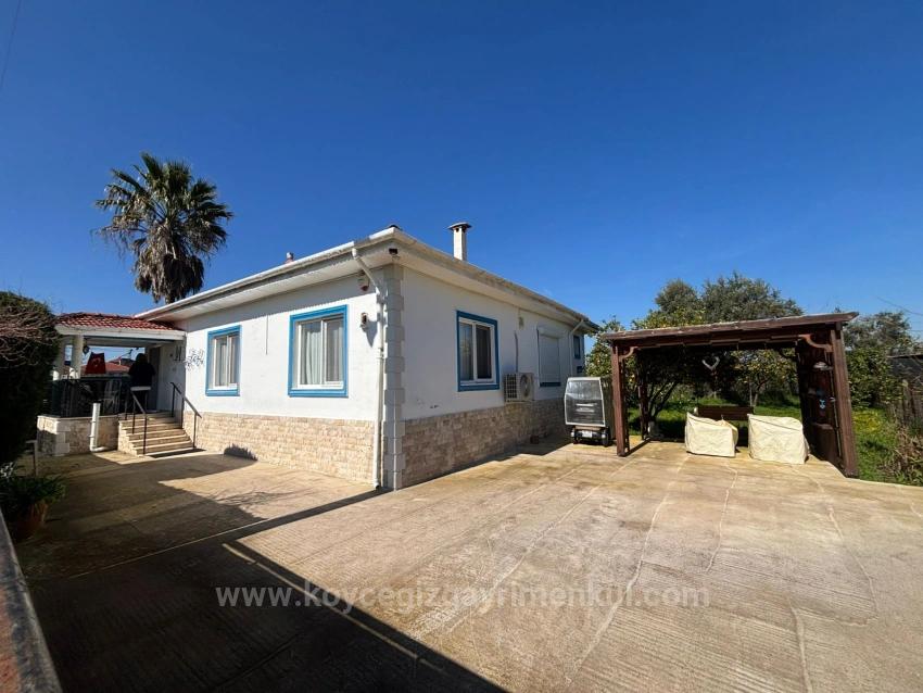 Eingeschossiges Haus Mit 2 Schlafzimmern Und Einem Zusätzlichen Zimmer Auf Einem 459 M² Großen Grundstück In Okçular Zu Verkaufen
