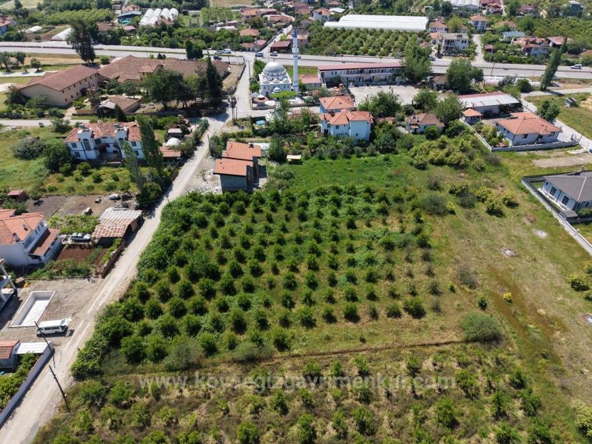 Grundstück Zum Verkauf In Okçular, 1050 M², Im Wohngebiet Des Dorfes.