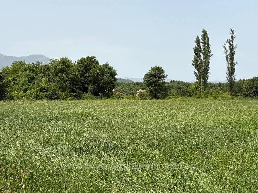 2100 M2 Großes Grundstück Zum Verkauf In Okçular Marmaris.