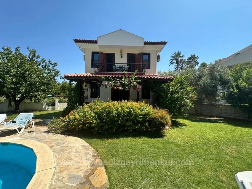 Dalyan In Gülpınar Innerhalb Der Anlage 2+1 Zu Verkaufende Villa