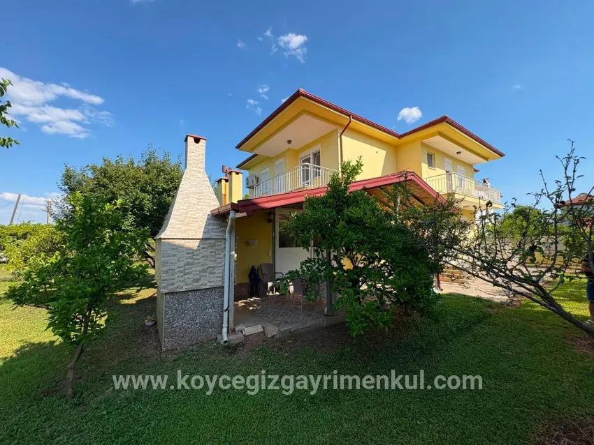 Dalyan Gülpınar 1000m2 Grundstück Innerhalb 4+2 Zu Verkaufende Villa