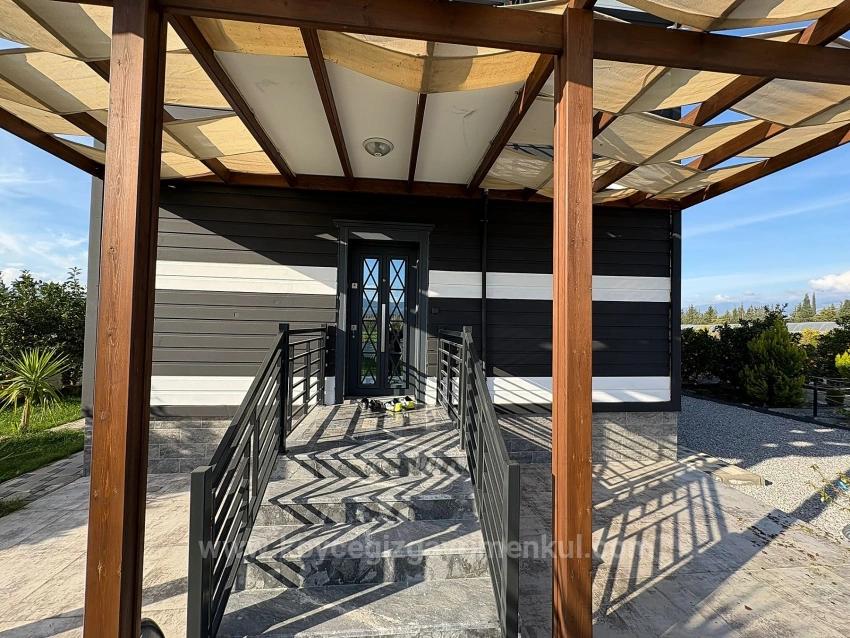 4+1 Villa Zum Verkauf In Eskiköy, Gelegen Auf Einem 14.136 M² Großen Grundstück