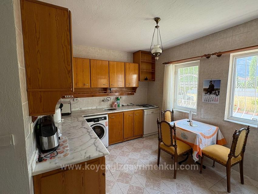 Zweistöckiges Haus Auf Einem 514 M² Großen Grundstück In Okçular Zu Verkaufen.