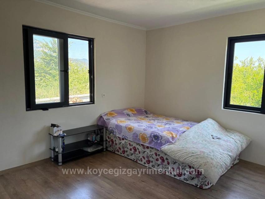 Freistehendes Holzhaus Mit 120 M² Wohnfläche Auf Einem 2500 M² Großen Grundstück In Der Gegend Von Dalyan Karadağ