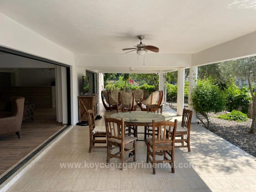 5+2-Zimmer-Villa In Çandır Mit Meer- Und Seeblick Zu Verkaufen