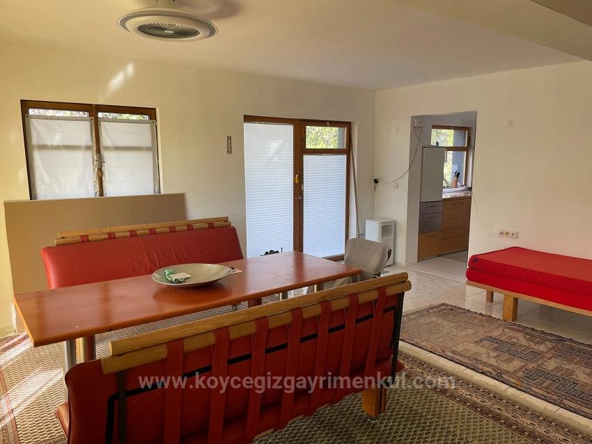 Freistehendes, Eingeschossiges Haus Auf Einem 2882 M² Großen Grundstück In Eskiköy Zu Verkaufen.