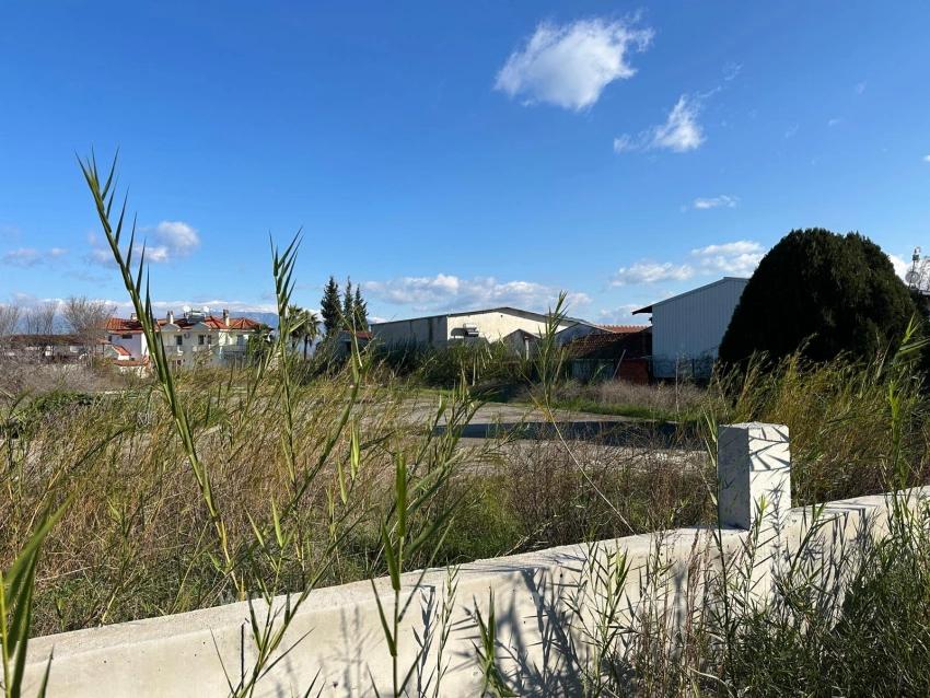 5.111 M² Großes Gewerbe- Und Wohngrundstück Zum Verkauf, Direkt An Der Hauptstraße In Dalyan Gelegen