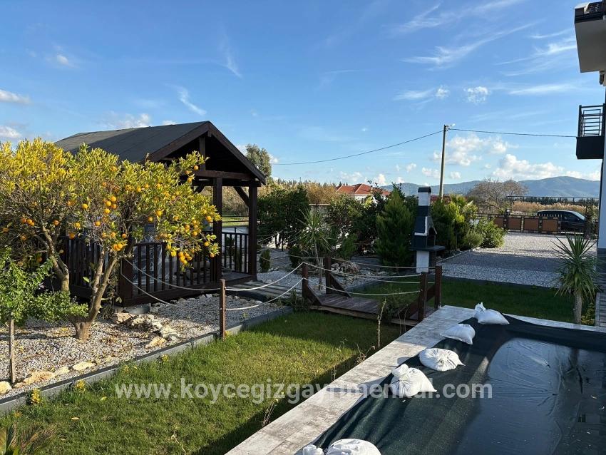 4+1-Zimmer Villa Zu Verkaufen in Eskiköy Bz. Ortaca - 14.136 m²