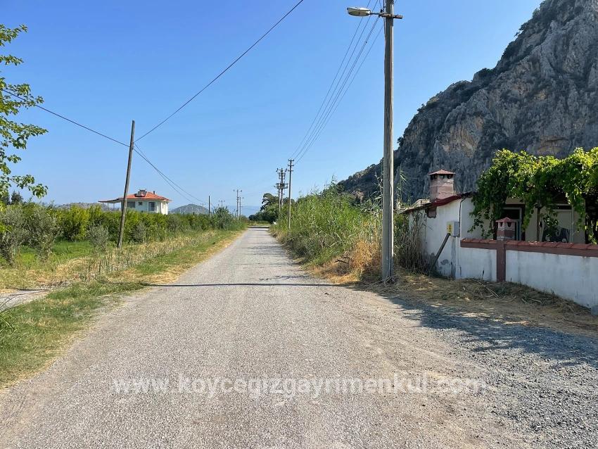 Feld Zu Verkaufen in Dalyan Bz. Ortaca - Gehäuse-Zonierung - 10.000 m²