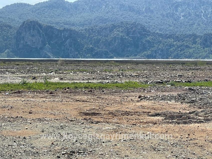 Feld Zu Verkaufen in Dalyan Bz. Ortaca - Gehäuse-Zonierung - 19.600 m²