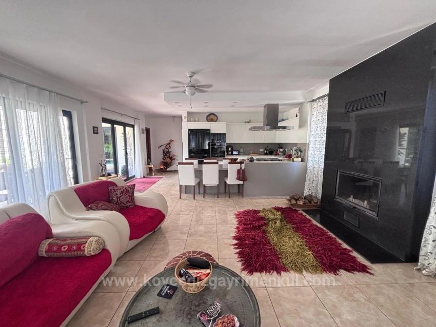 5+1 Villa For Sale In A 980M2 Land On The Corner In Dalyan Maraş