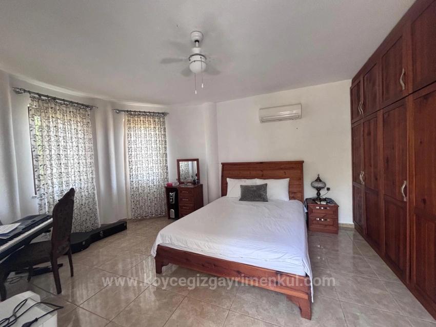 5+1 Villa For Sale In A 980M2 Land On The Corner In Dalyan Maraş