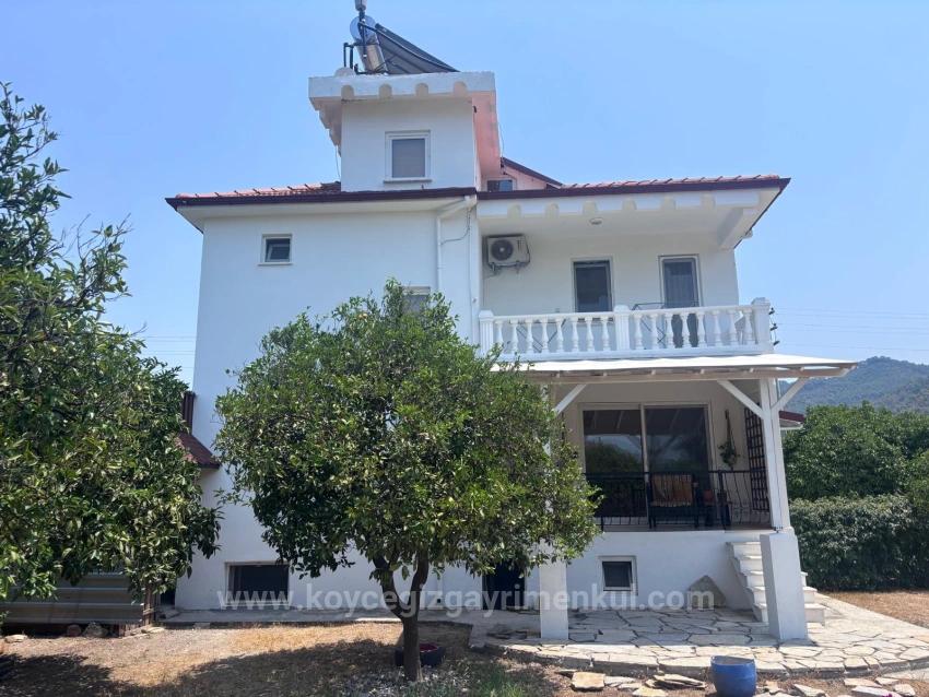 3+1 Villa For Sale On A 1151M2 Plot In Okçular