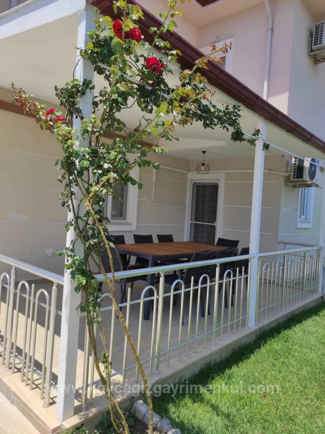 4+1 Villa For Sale On A Corner Plot Of 545M2 In Dalyan Gülpınar