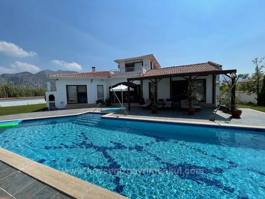 4+1 Bedroom Villa For Sale in Dalyan Nbh. Ortaca - 7.000 m²