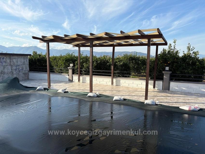 Вилла 4+1 На Продажу В Эскикёе, Расположенная На Участке Площадью 14 136 М2