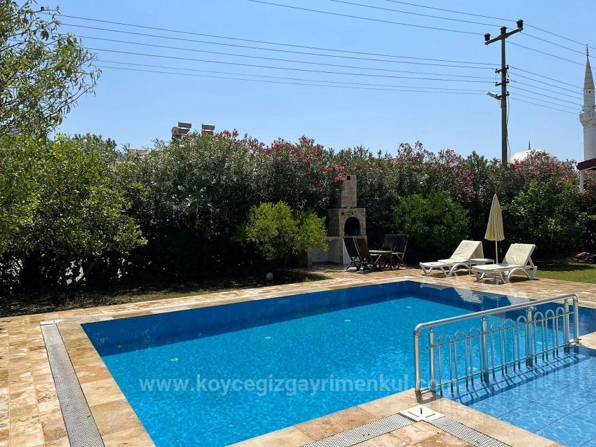 Угловой Участок, 600 М2, Вилла 3+1, Продается В Дальяне.