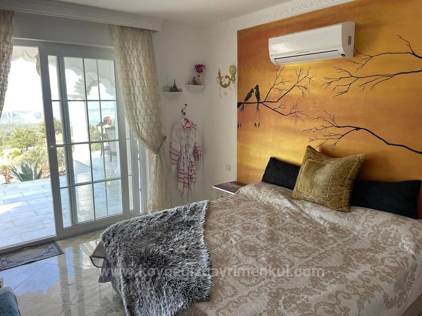 Продается Vip-Вилла В Гёкбеле, На Участке Площадью 5000 М2 С Полным Видом На Море.