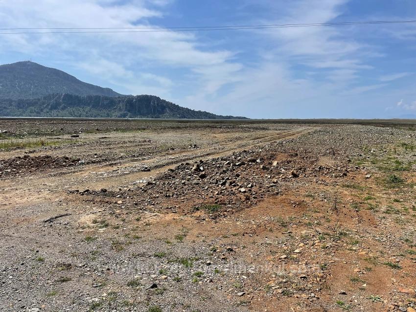 Продается Земельный Участок Площадью 19 600 М², Расположенный Непосредственно На Дороге К Пляжу Далян-Истузу.