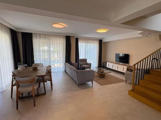 Вилла 4+1 На Продажу В Гюльпинаре, Дальян