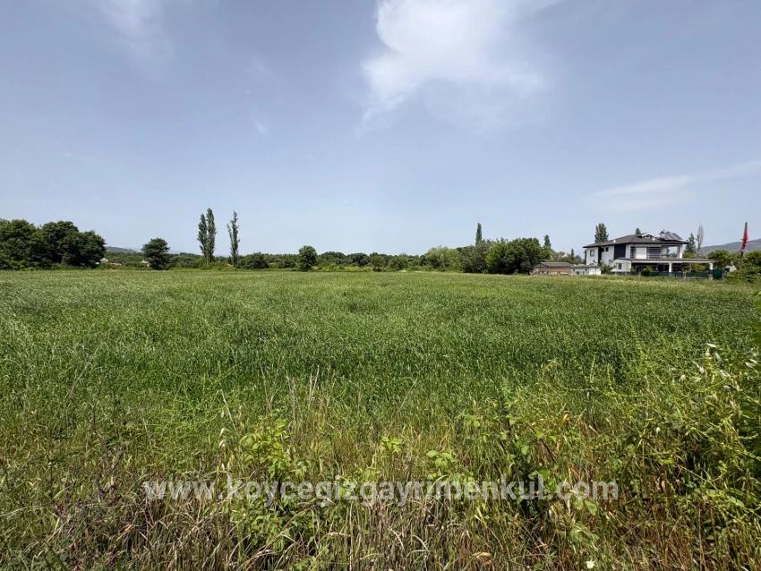 Для Продажи Сюжет в Okçular Ortaca - Под Жилье застройку - 2.390 m²