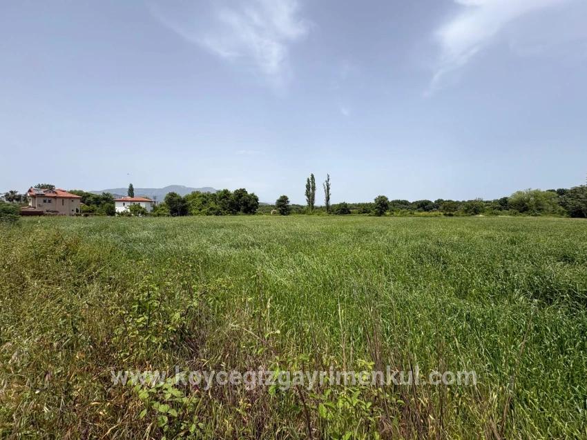 Для Продажи Сюжет в Okçular Ortaca - Под Жилье застройку - 2.390 m²