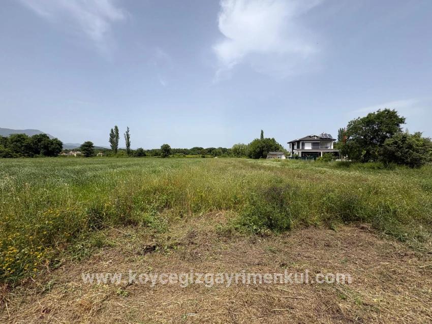 Для Продажи Сюжет в Okçular Ortaca - Под Жилье застройку - 2.390 m²