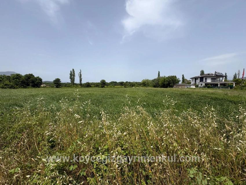 Для Продажи Сюжет в Okçular Ortaca - Под Жилье застройку - 2.390 m²