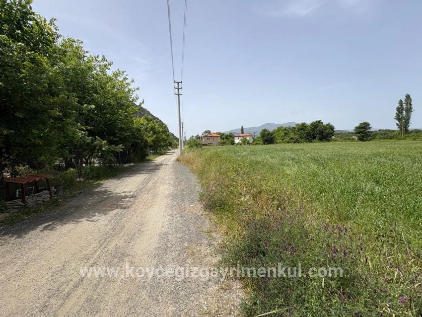 Для Продажи Сюжет в Okçular Ortaca - Под Жилье застройку - 2.390 m²