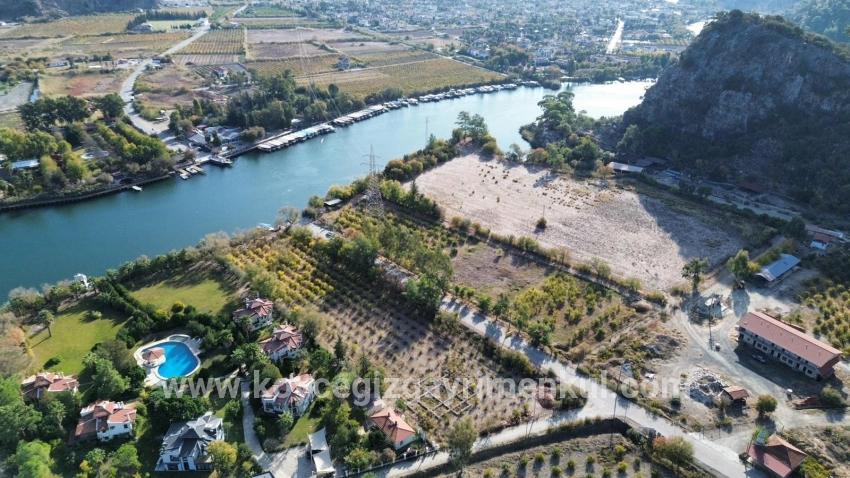 Для Продажи Сюжет в Çandır Köyceğiz - Под Жилье застройку - 5.900 m²