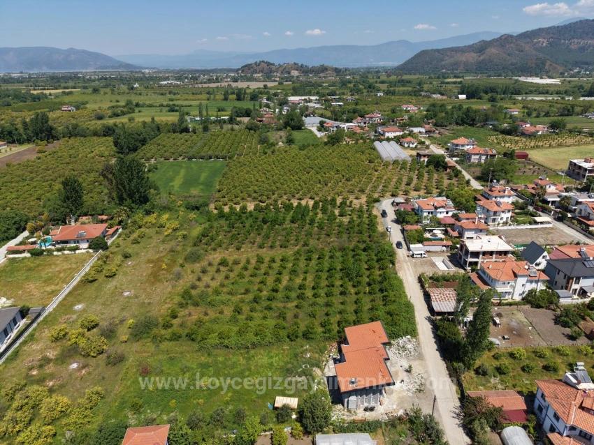 Okçular'da 1050M2 Köy Yerleşik Alanında Satılık Arsa