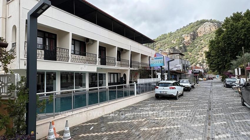 Dalyan'da 30 Odalı Kanala Yakın Satılık Otel