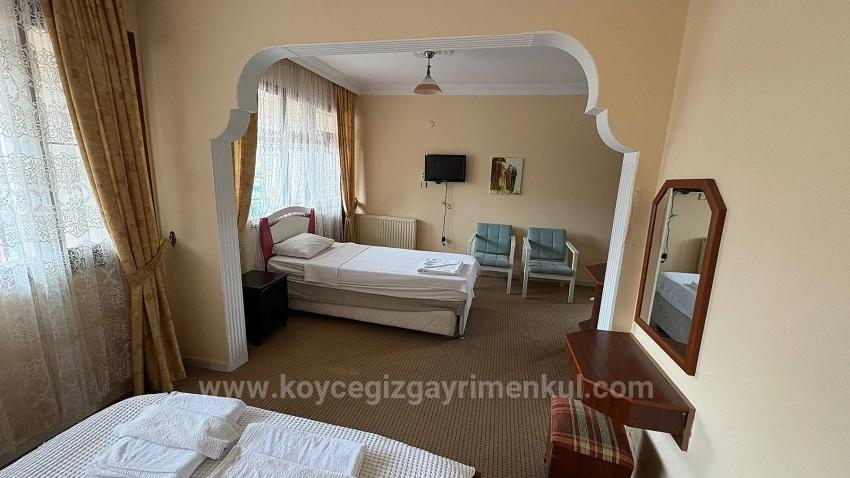 Dalyan'da 30 Odalı Kanala Yakın Satılık Otel