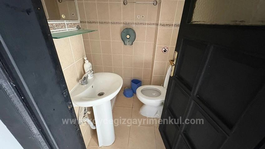 Dalyan'da 30 Odalı Kanala Yakın Satılık Otel