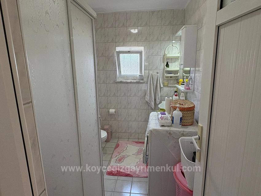 Okçular'da 514M2 Arsa İçerisinde 2 Katlı Satılık Ev