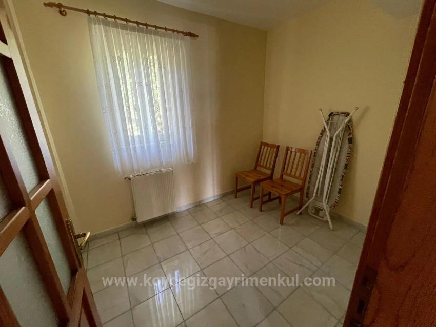 Çandır'da Deniz Ve Göl Manzaralı 5+2 Satılık Villa