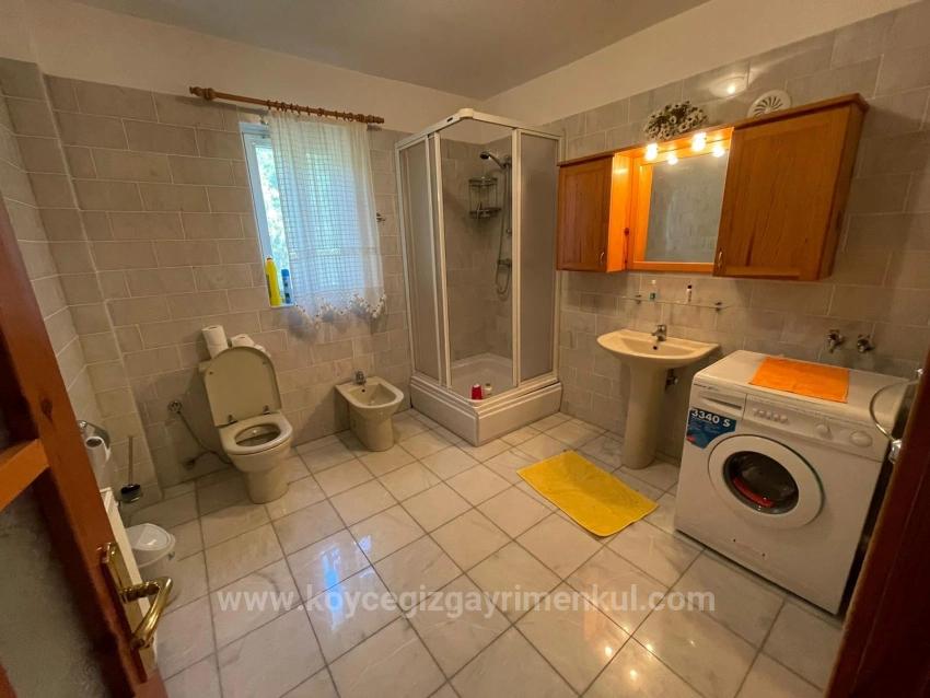 Çandır'da Deniz Ve Göl Manzaralı 5+2 Satılık Villa