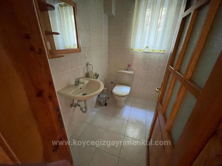 Çandır'da Deniz Ve Göl Manzaralı 5+2 Satılık Villa