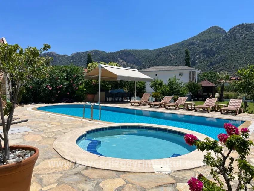 Ortaca Dalyan Mah. Satılık 4+1 Villa - 880 m²