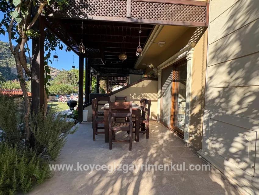 Ortaca Dalyan Mah. Satılık 4+2 Villa - 200 m²