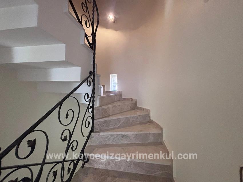 Ortaca Dalyan Mah. Satılık 5+1 Villa - 301 m²