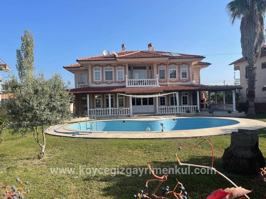 Ortaca Dalyan Mah. Satılık 4+1 Villa - 1.000 m²