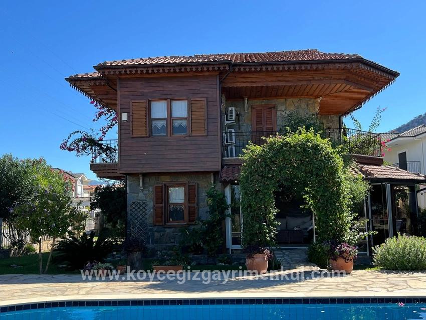 Ortaca Dalyan Mah. Satılık 5+1 Villa - 580 m²