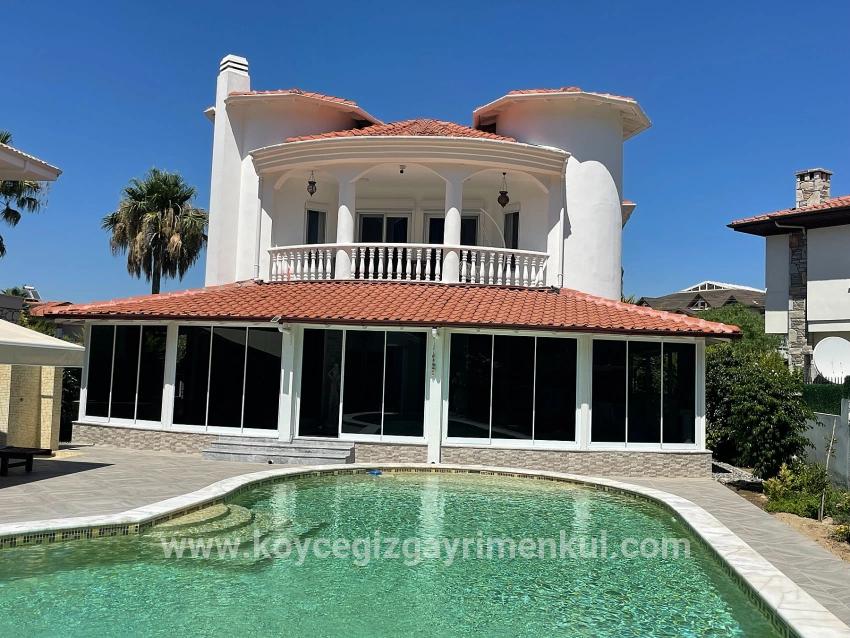 Ortaca Dalyan Mah. Satılık 4+1 Villa - 720 m²